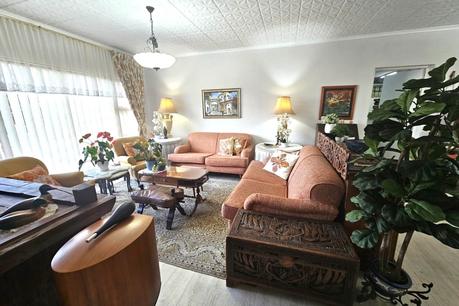 4 Bedroom Property for Sale in Wavecrest Eastern Cape